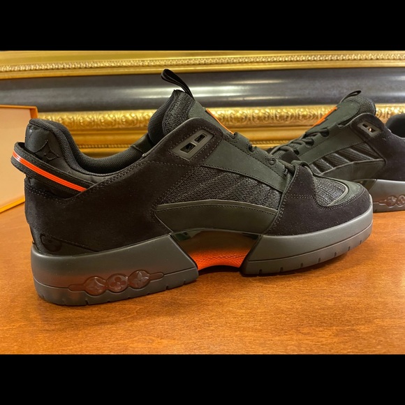 Louis Vuitton Lucien Clarke a view sneaker Sz 9.5 - Picture 5 of 9